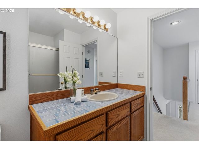3339 TEMPEST Dr, Lake Oswego, OR 97035