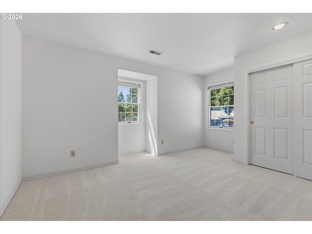 3339 TEMPEST Dr, Lake Oswego, OR 97035