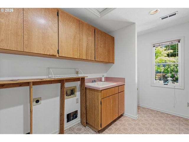 3339 TEMPEST Dr, Lake Oswego, OR 97035