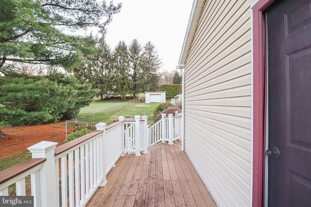 170 DONRENE, Mount Wolf, PA 17347