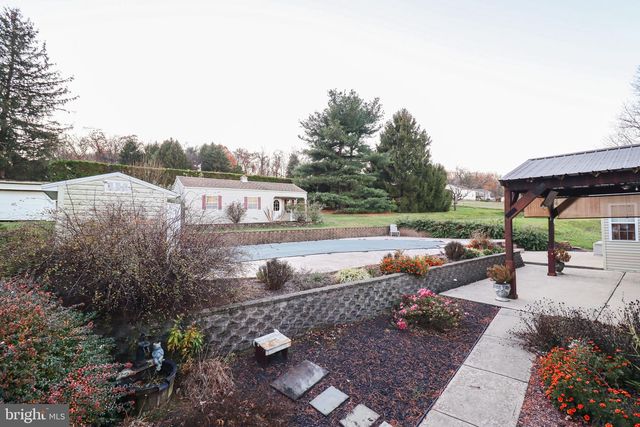 170 DONRENE, Mount Wolf, PA 17347