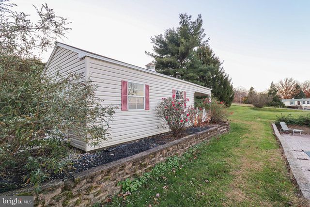 170 DONRENE, Mount Wolf, PA 17347
