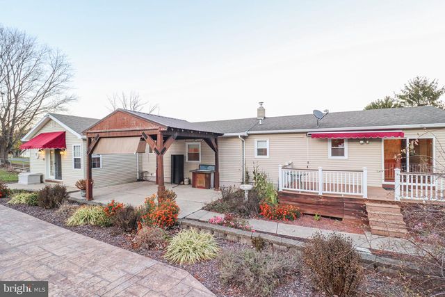 170 DONRENE, Mount Wolf, PA 17347