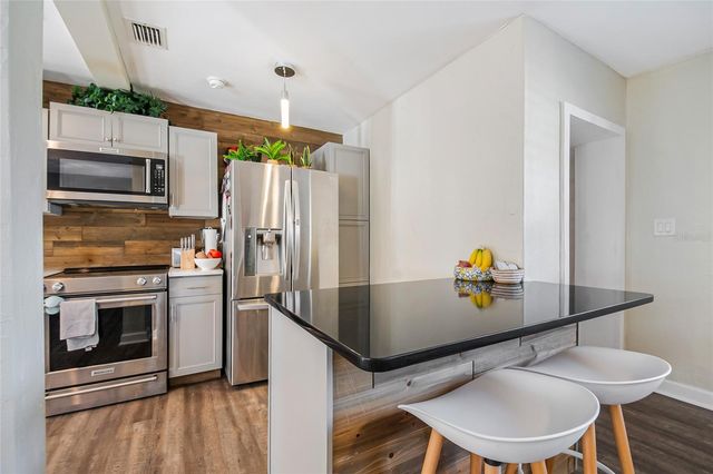 433 N HAMPTON AVENUE, Orlando, FL 32803