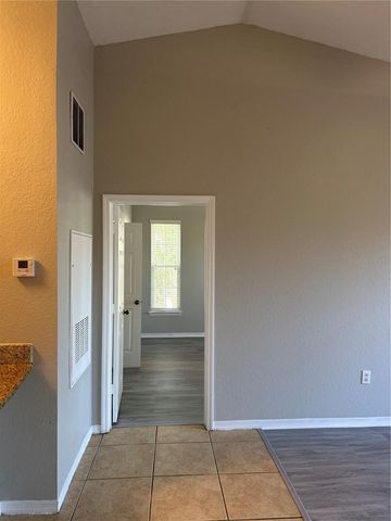 10102 COURTNEY OAKS CIRCLE 202, Tampa, FL 33619