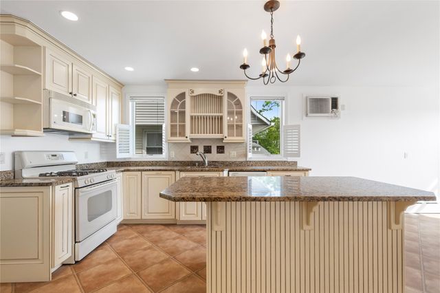79 Pintard Avenue, New Rochelle, NY 10801
