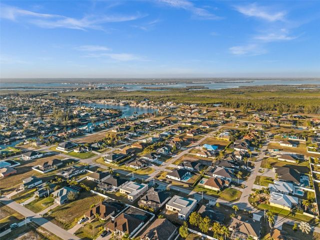 109 SW 37th Place, Cape Coral, FL 33991