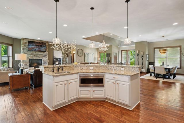 19900 Cottagewood Road, Deephaven, MN 55331