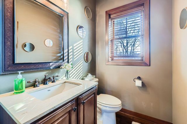 19900 Cottagewood Road, Deephaven, MN 55331