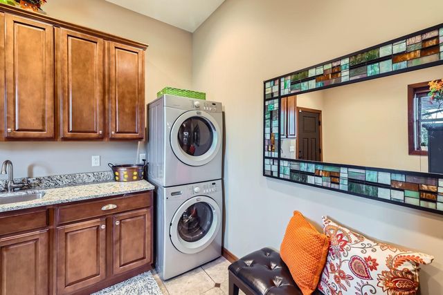 19900 Cottagewood Road, Deephaven, MN 55331