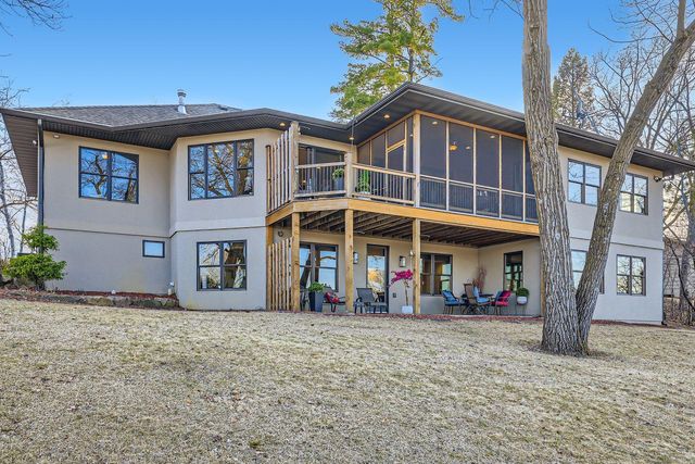 19900 Cottagewood Road, Deephaven, MN 55331