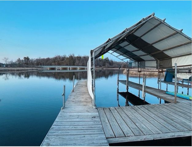 19900 Cottagewood Road, Deephaven, MN 55331