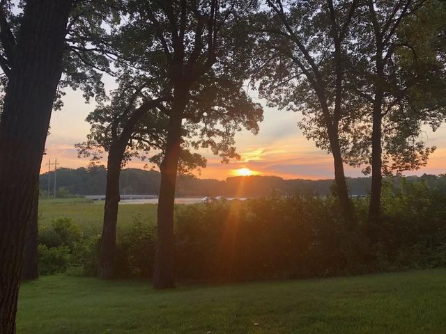 19900 Cottagewood Road, Deephaven, MN 55331