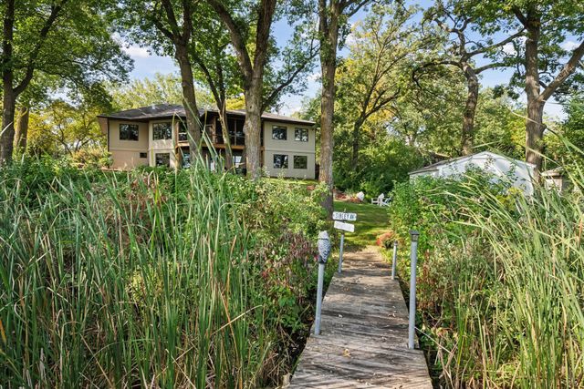 19900 Cottagewood Road, Deephaven, MN 55331