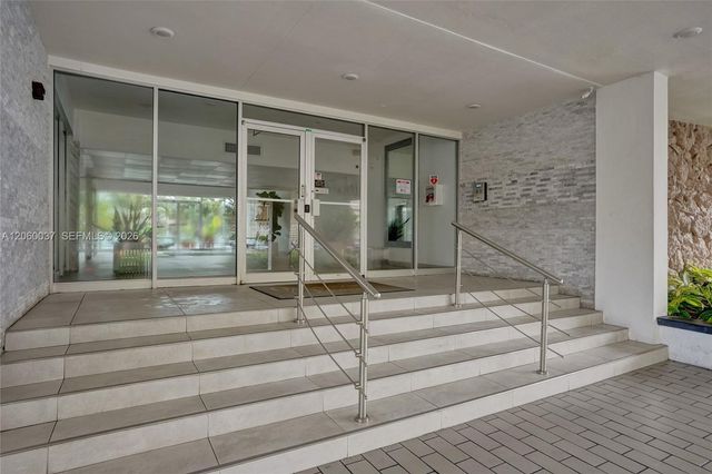 401 Golden Isles Drive 302, Hallandale Beach, FL 33009