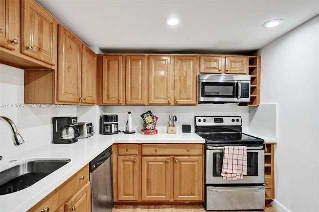 401 Golden Isles Drive 302, Hallandale Beach, FL 33009