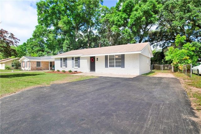 754 Kasserine Pass, Mobile, AL 36609