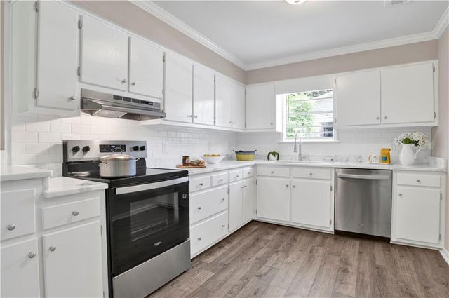 754 Kasserine Pass, Mobile, AL 36609