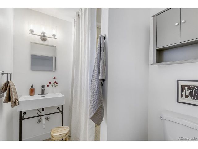 2698 S Niagara St, Denver, CO 80224