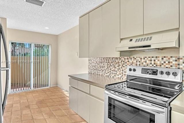 1353 Springside Dr 1363, Weston, FL 33326