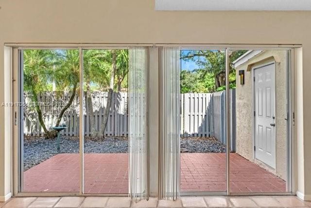 1353 Springside Dr 1363, Weston, FL 33326