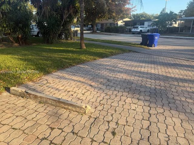 6xxx Dawson Street B, Hollywood, FL 33023