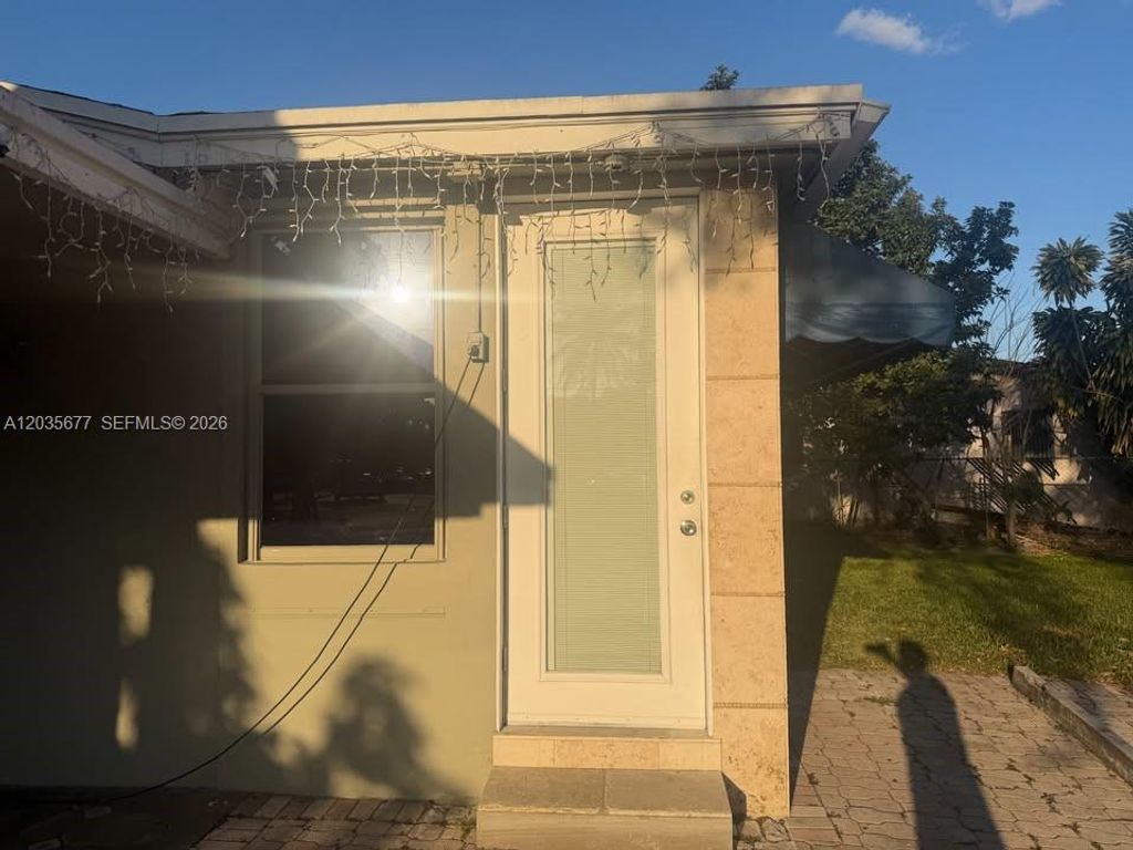 6xxx Dawson Street B, Hollywood, FL 33023