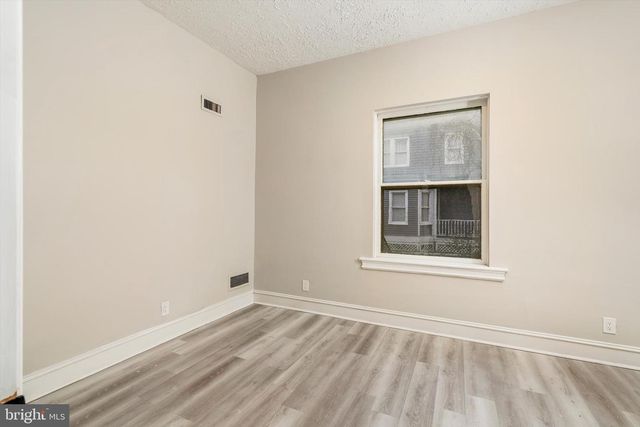 12 PARKSIDE AVE, Trenton, NJ 08618