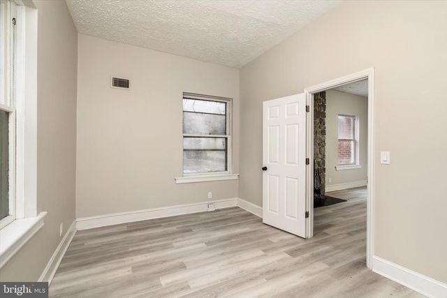 12 PARKSIDE AVE, Trenton, NJ 08618