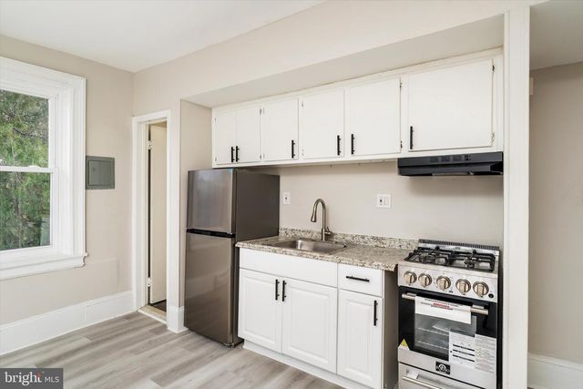 12 PARKSIDE AVE, Trenton, NJ 08618