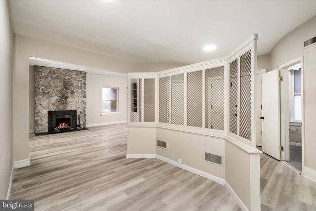 12 PARKSIDE AVE, Trenton, NJ 08618