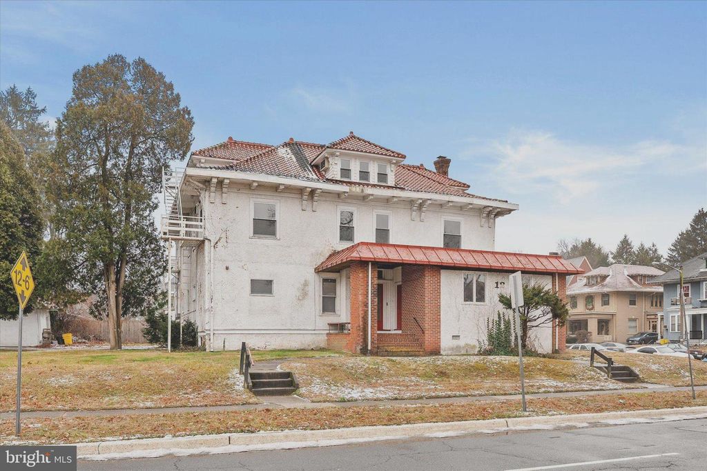 12 PARKSIDE AVE, Trenton, NJ 08618