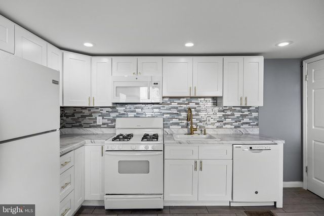 306 JONES AVE, Burlington, NJ 08016