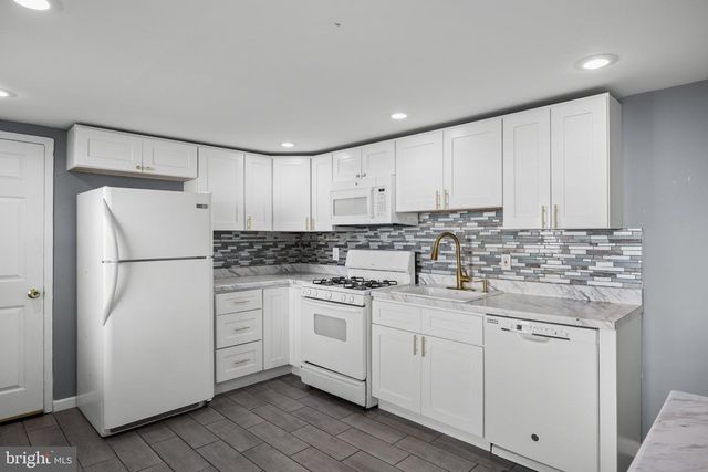 306 JONES AVE, Burlington, NJ 08016