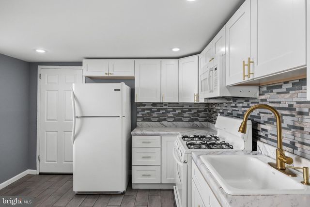 306 JONES AVE, Burlington, NJ 08016