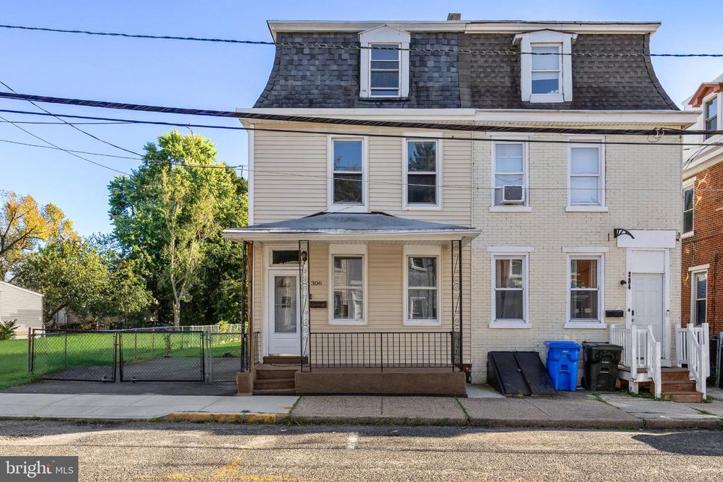 306 JONES AVE, Burlington, NJ 08016
