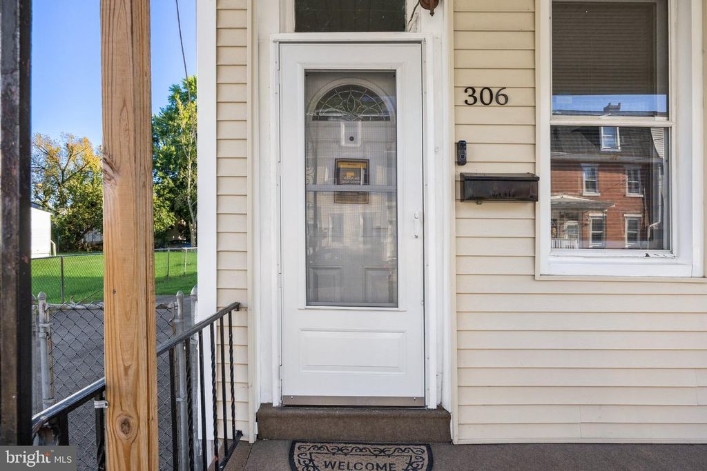 306 JONES AVE, BURLINGTON, NJ 08016 — photo 2