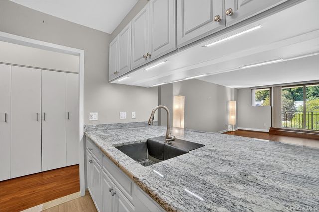 25 Rockledge Avenue 901W, White Plains, NY 10601