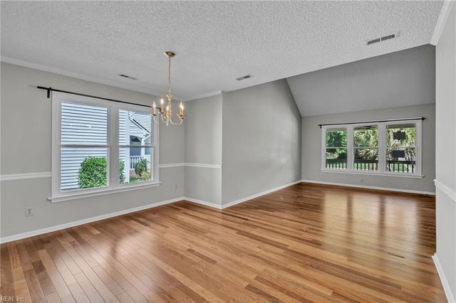 549 Broad Bend CIR, Chesapeake, VA 23320