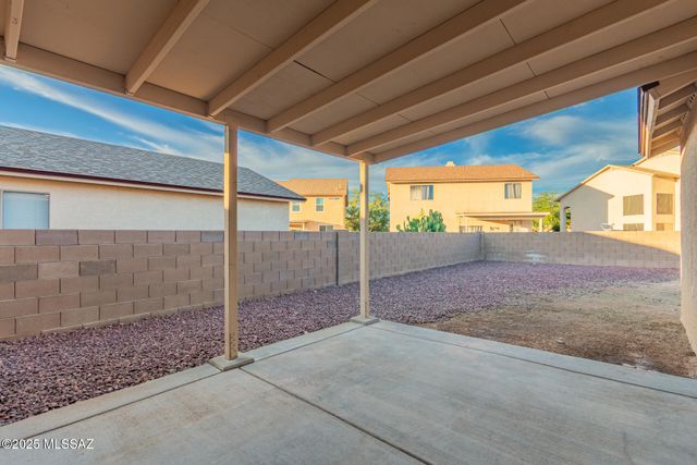 7739 S Lions Spring Way, Tucson, AZ 85747