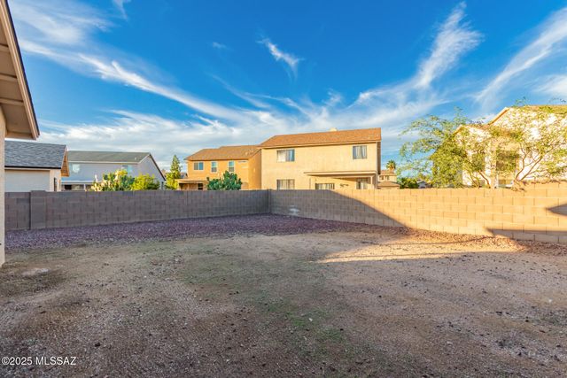 7739 S Lions Spring Way, Tucson, AZ 85747