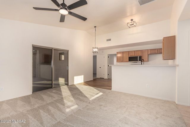 7739 S Lions Spring Way, Tucson, AZ 85747