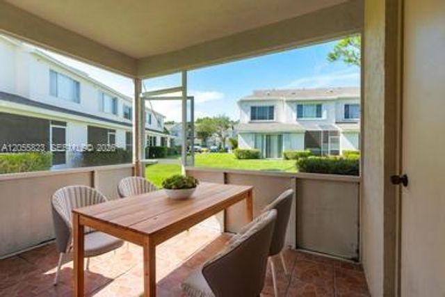 16640 Hemingway Dr 16640, Weston, FL 33326