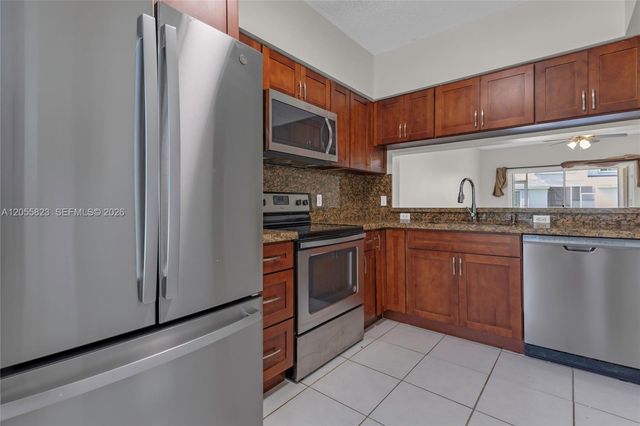 16640 Hemingway Dr 16640, Weston, FL 33326