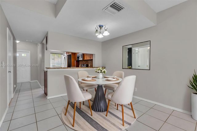 16640 Hemingway Dr 16640, Weston, FL 33326