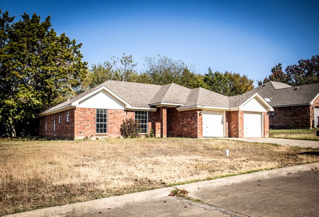 1884 Nottingham Drive, Kaufman, TX 75142