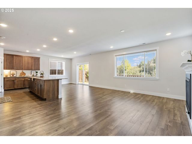 18246 Sw SILVERTIP St, Beaverton, OR 97007