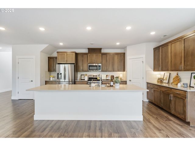 18246 Sw SILVERTIP St, Beaverton, OR 97007