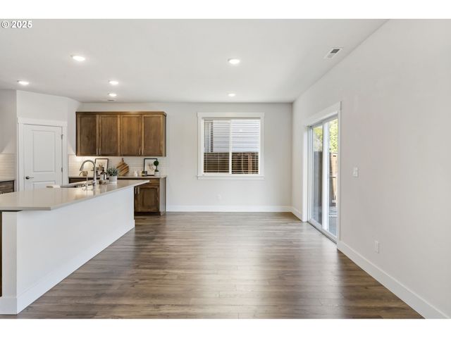 18246 Sw SILVERTIP St, Beaverton, OR 97007