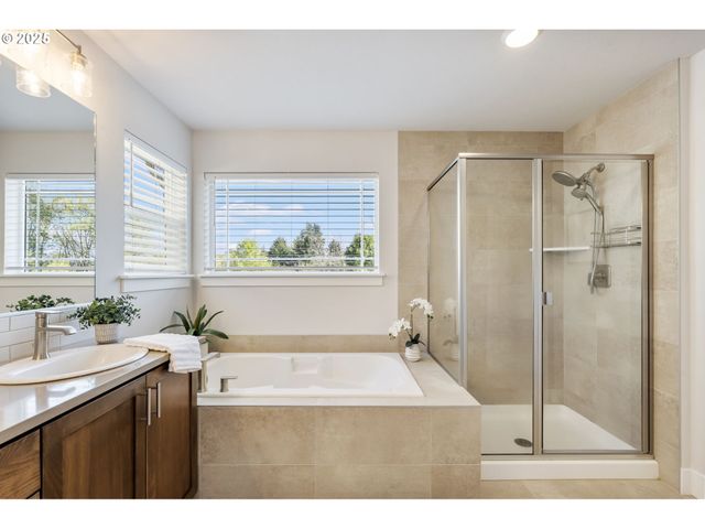 18246 Sw SILVERTIP St, Beaverton, OR 97007